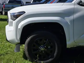 Toyota Tacoma 2025 4x2 SR5 4dr Double Cab 5.0 ft SB