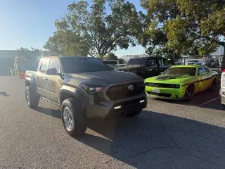 Toyota Tacoma 2024 4x4 SR5 4dr Double Cab 5.0 ft SB
