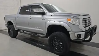 Toyota Tundra 2017 4x2 Limited 4dr CrewMax Cab Pickup SB (5.7L V8)
