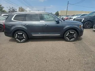 Kia Telluride 2023 AWD S 4dr SUV