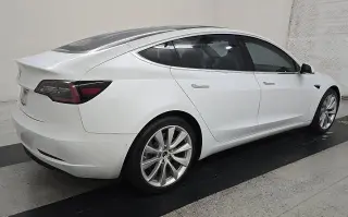 Tesla Model 3 2018 Mid Range 4dr Fastback