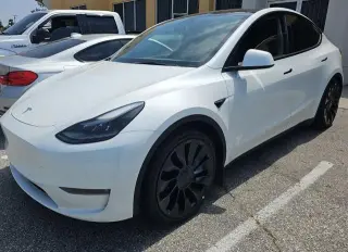 Tesla Model Y 2022 AWD Performance 4dr Crossover
