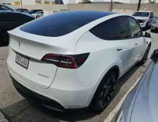 Tesla Model Y 2022 AWD Performance 4dr Crossover