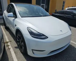Tesla Model Y 2022 AWD Performance 4dr Crossover