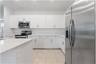 Propiedad de alquiler con 5 dormitorios y 2 baños en HOMESTEAD