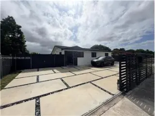 Propiedad de alquiler con 3 dormitorios y 2 baños en Miami