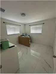 Propiedad de alquiler con 3 dormitorios y 2 baños en Miami