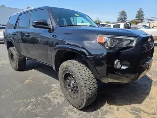 Toyota 4Runner 2016 4x4 SR5 4dr SUV