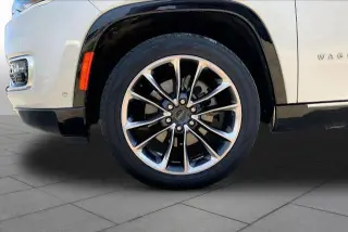 Jeep Wagoneer 2022 4x4 Series III Carbide 4dr SUV