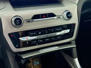Ford Explorer 2023 AWD XLT 4dr SUV