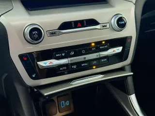 Ford Explorer 2023 AWD XLT 4dr SUV
