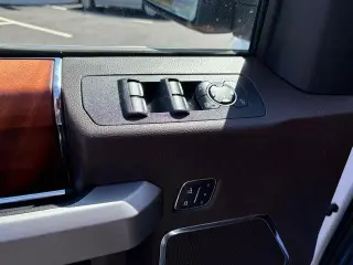 Ford F-150 2019 4x4 Platinum 4dr SuperCrew 5.5 ft. SB