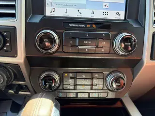 Ford F-150 2019 4x4 Platinum 4dr SuperCrew 5.5 ft. SB