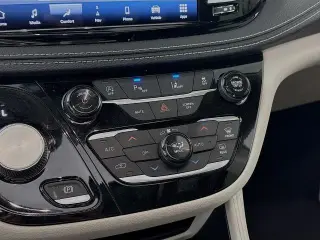 Chrysler Pacifica 2023 Limited 4dr Mini-Van