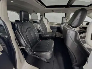 Chrysler Pacifica 2023 Limited 4dr Mini-Van