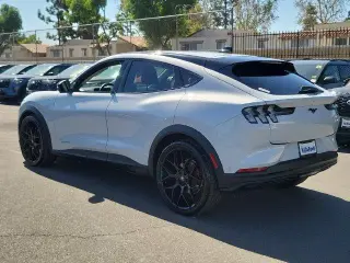 Ford Mustang Mach-E 2023 Select 4dr SUV