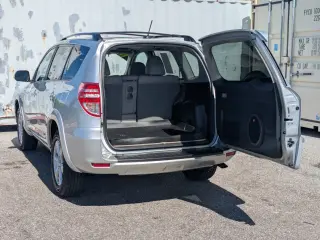 Toyota RAV4 2011 4x4 Limited 4dr SUV V6