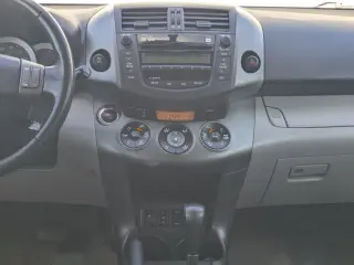 Toyota RAV4 2011 4x4 Limited 4dr SUV V6