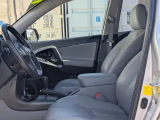 Toyota RAV4 2011 4x4 Limited 4dr SUV V6