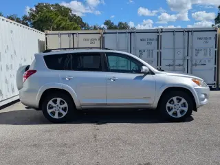 Toyota RAV4 2011 4x4 Limited 4dr SUV V6
