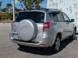 Toyota RAV4 2011 4x4 Limited 4dr SUV V6