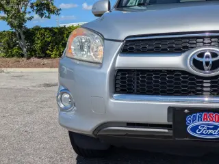 Toyota RAV4 2011 4x4 Limited 4dr SUV V6