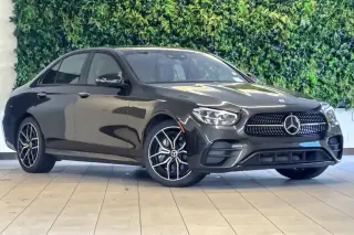 Mercedes-Benz Clase E 2022 tracción total E 450 4MATIC 4dr Sedán