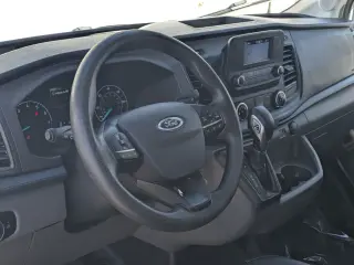 Ford Transit 2023 4WD 250 3 puertas LWB Tetra Alto Furgón de carga