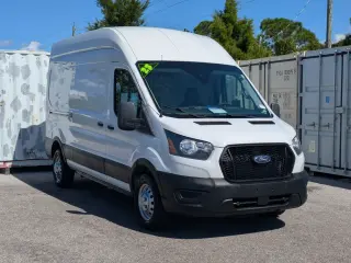 Ford Transit 2023 4WD 250 3 puertas LWB Tetra Alto Furgón de carga
