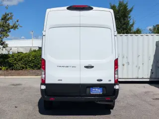 Ford Transit 2023 4WD 250 3 puertas LWB Tetra Alto Furgón de carga