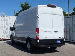 Ford Transit 2023 4WD 250 3 puertas LWB Tetra Alto Furgón de carga