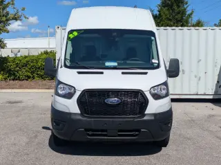 Ford Transit 2023 4WD 250 3 puertas LWB Tetra Alto Furgón de carga