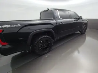 Toyota Tundra 2023 4x4 Limitado 4dr Cabina CrewMax Pickup SB