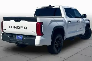 Toyota Tundra 2023 4x4 SR5 4dr CrewMax Cab Pickup SB