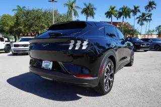Ford Mustang Mach-E 2024 Select 4dr SUV