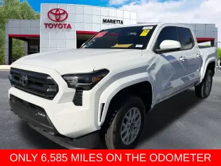 Toyota Tacoma 2024 4x2 SR5 4dr Double Cab con 5.0 ft SB