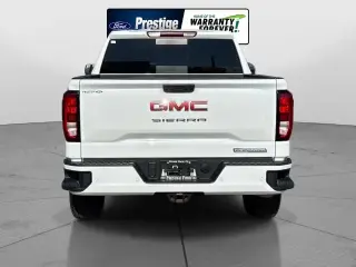 GMC Sierra 1500 2025 4x4 Elevation 4 puertas cabina crew 5.8 pies. SB