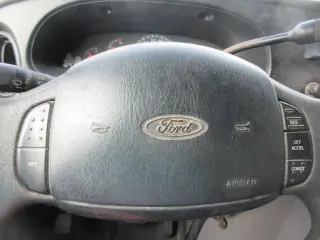 2002 Ford E-Series