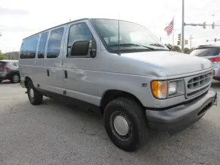 2002 Ford E-Series