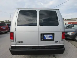 2002 Ford E-Series