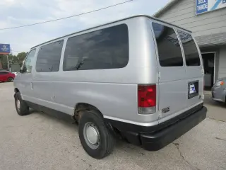 2002 Ford E-Series
