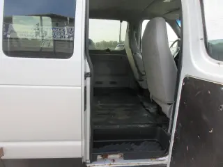 2002 Ford E-Series