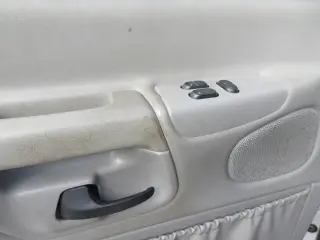 2002 Ford E-Series