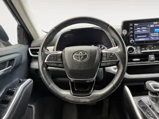 Toyota Highlander 2020 AWD XLE 4dr SUV