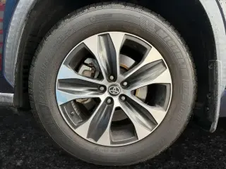 Toyota Highlander 2020 AWD XLE 4dr SUV