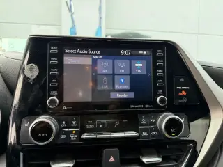 Toyota Highlander 2020 AWD XLE 4dr SUV