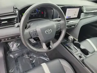 Toyota Camry 2025 SE 4dr Sedán