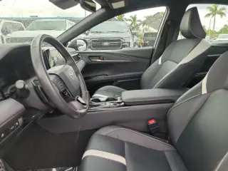 Toyota Camry 2025 SE 4dr Sedán