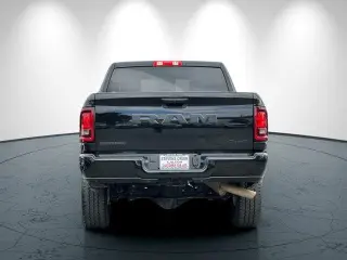 Ram 2500 2026 4x4 Lone Star 4 puertas Crew Cab 6.3 pies de longitud Pickup