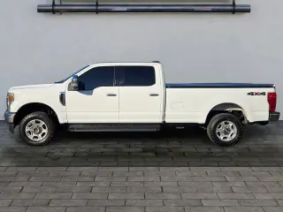 Ford F-250 Super Duty 2022 4x4 XLT 4dr Crew Cab 6.8 ft. SB Pickup